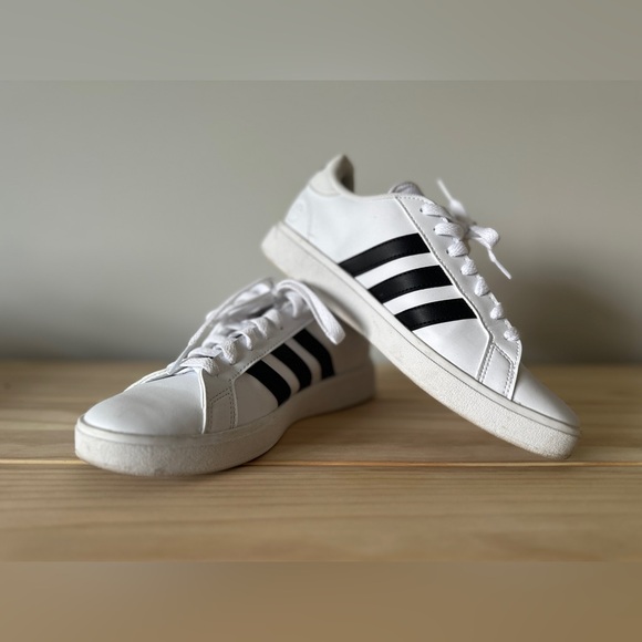 Women’s Adidas Sneakers - Picture 3 of 5